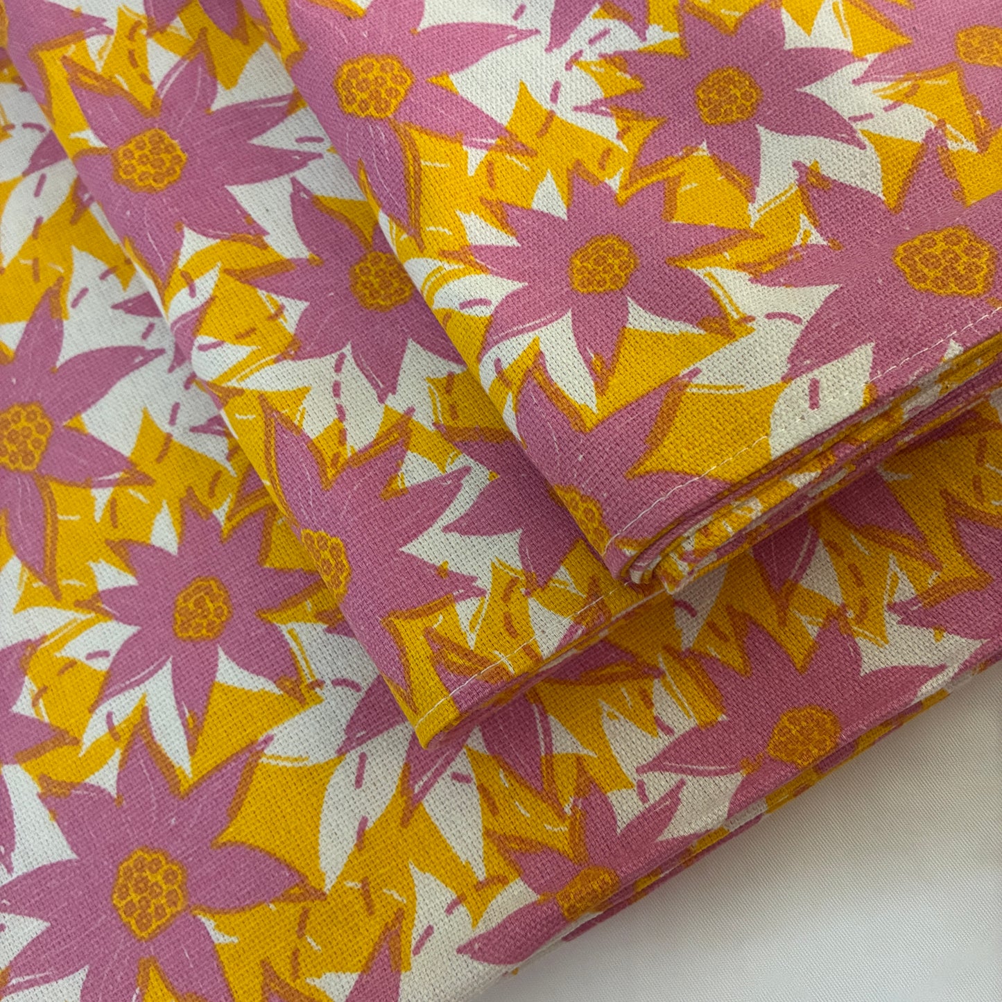 Floral Single Size Bedspread with 2 Pillow Covers 60 x 90 in