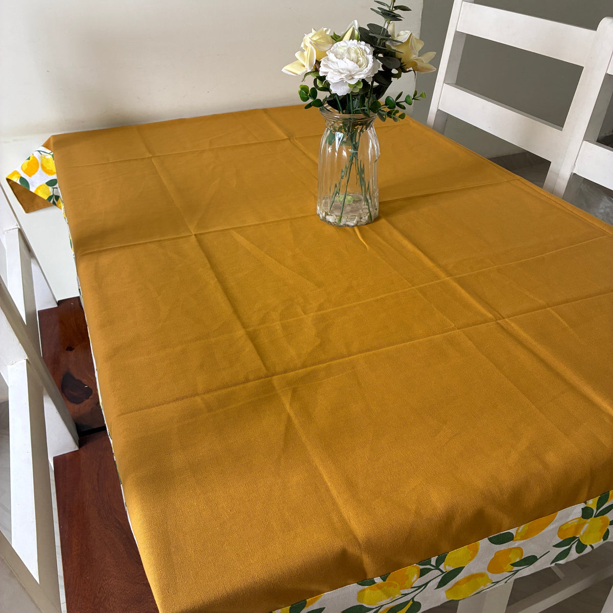 Plain with Lime Border 4 Seater Table Covers