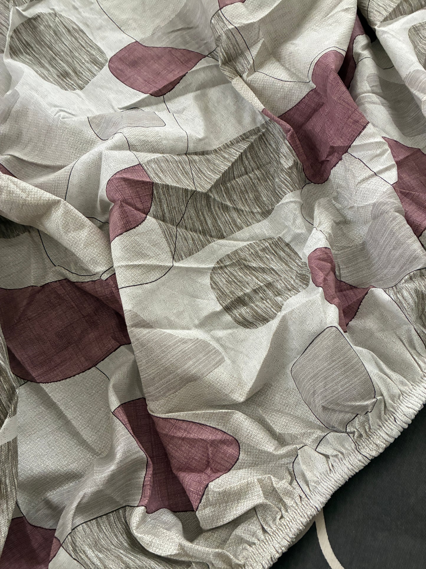 Mauve Abstract Fitted King Size Bedspreads  75x75x10 inches