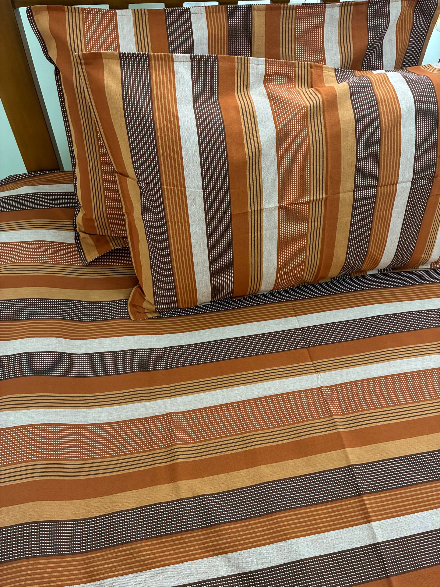 Premium Stripes King Size Bedspread 108 x 108 in