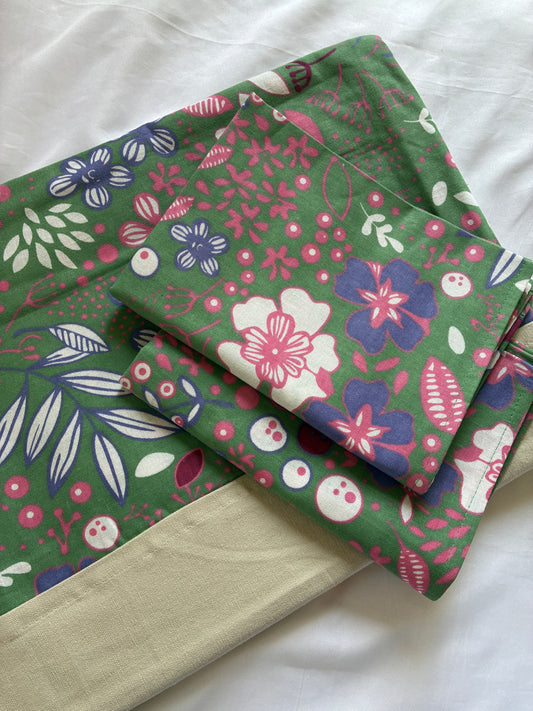 Queen bedspread 90x100 inches