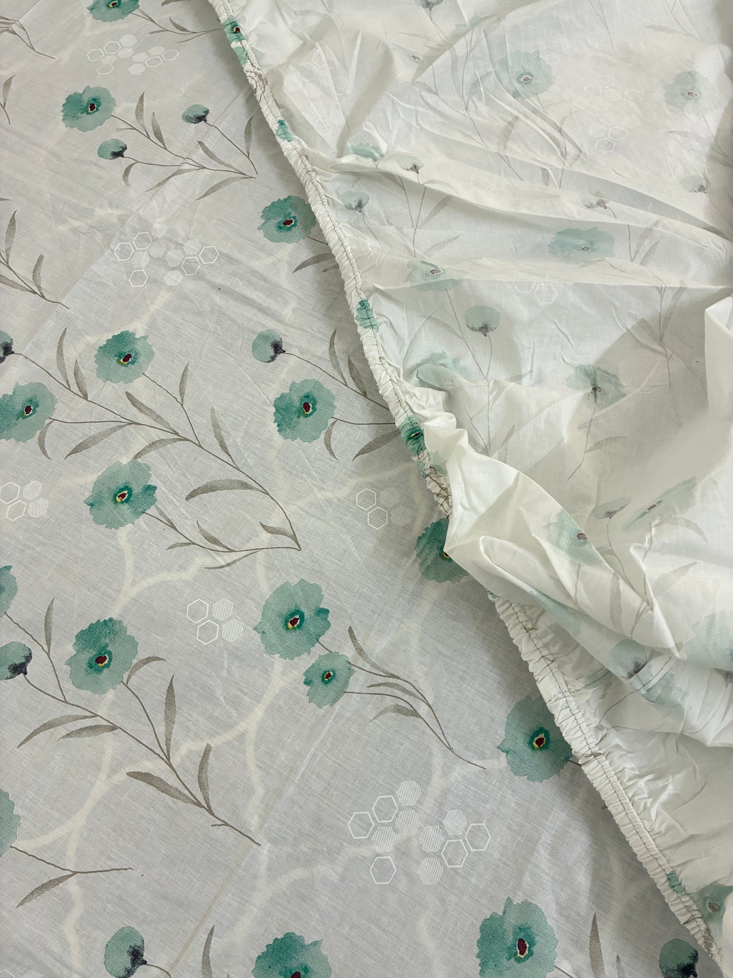 Green Floral Queen Size Fitted Cotton Bedspread (2 pillow covers)