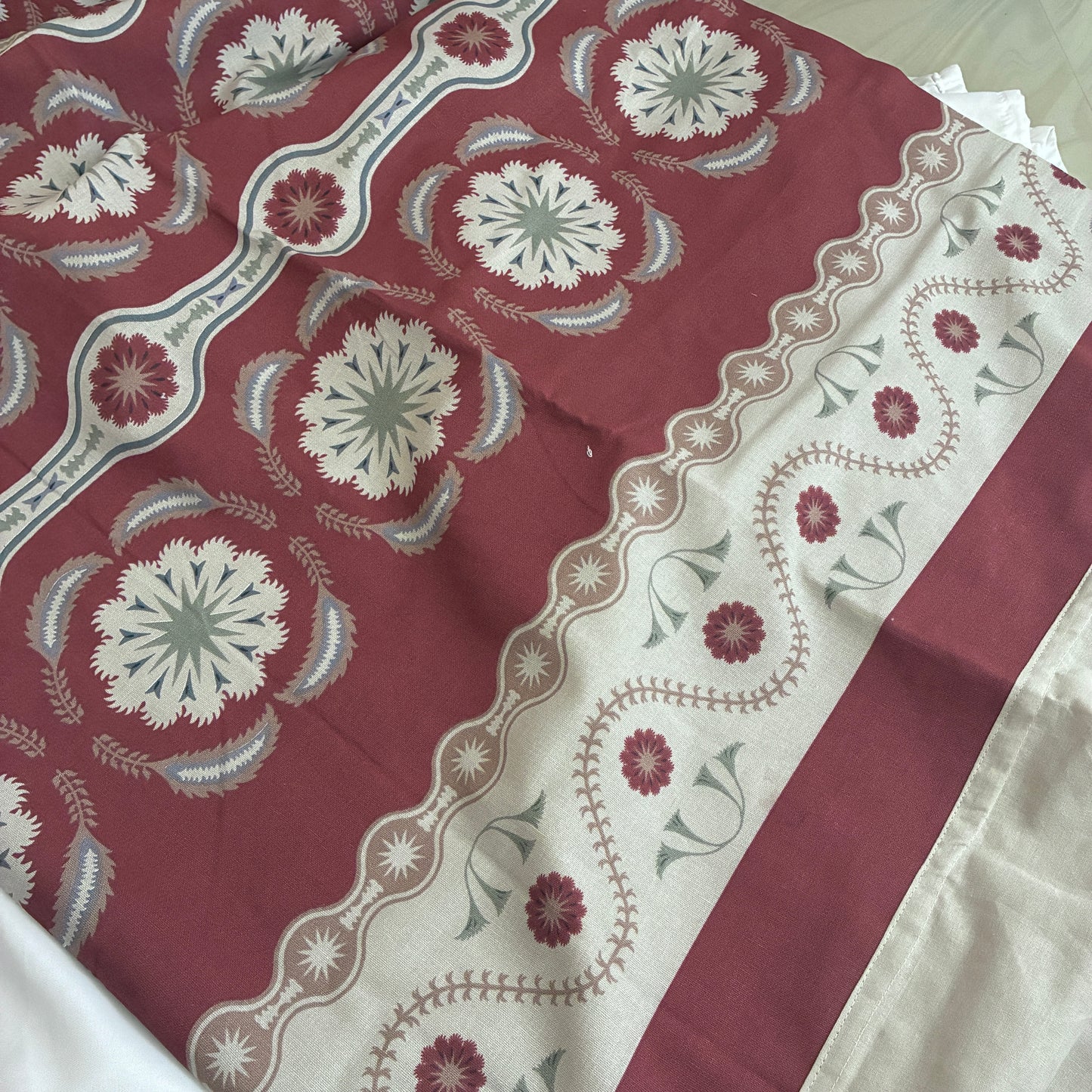 Brown mandala King Size Cotton Bedspread 100x110 inches (2 pillow covers)