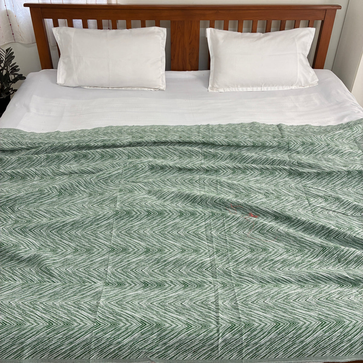 Dark Green Dual Tone zigzag Single Size Blanket / Throw