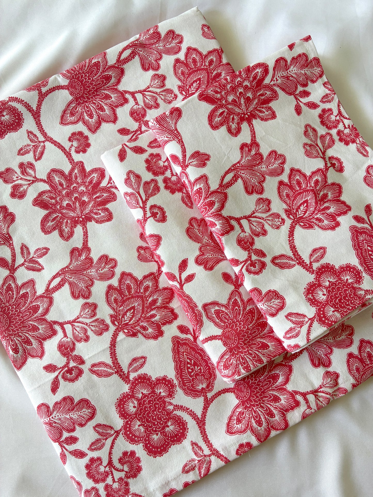 Single Size Cotton Bedspread with 2 Pillow Covers 60 x 90 in