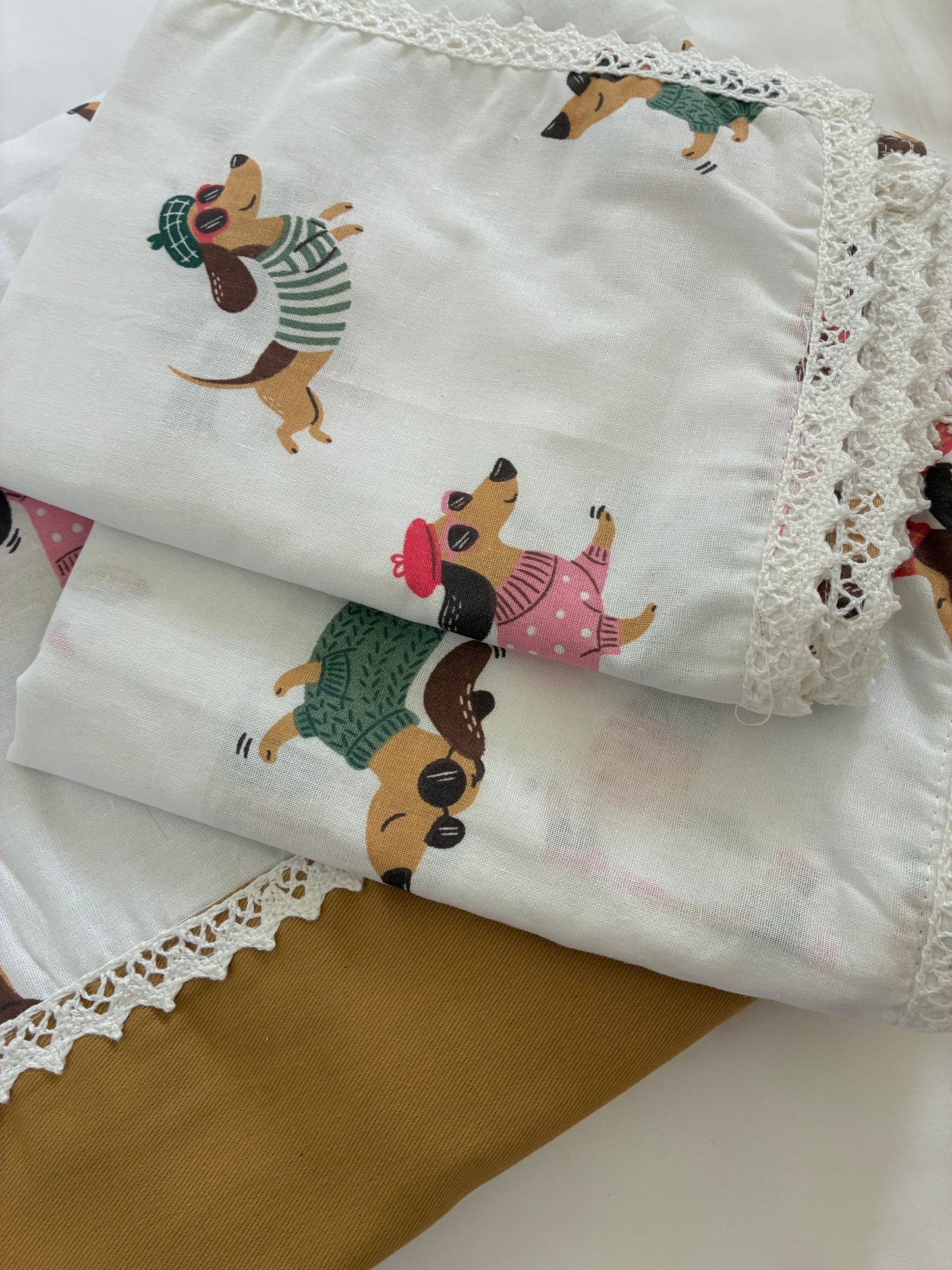 Happy Paws Lace Queen bedspread 90x100 inches