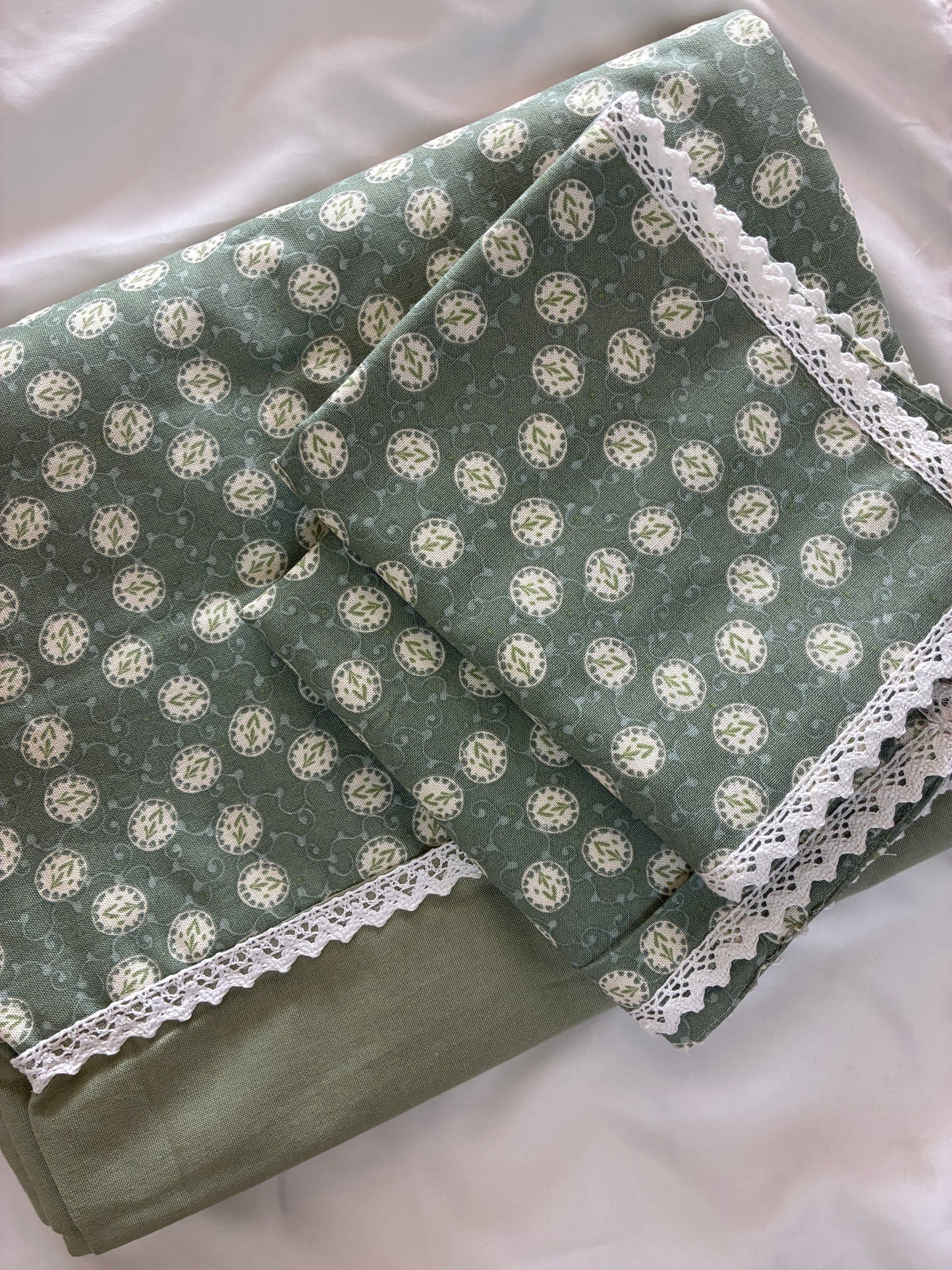 Lace Queen bedspread 90x100 inches
