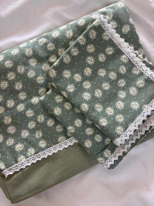 Lace Queen bedspread 90x100 inches