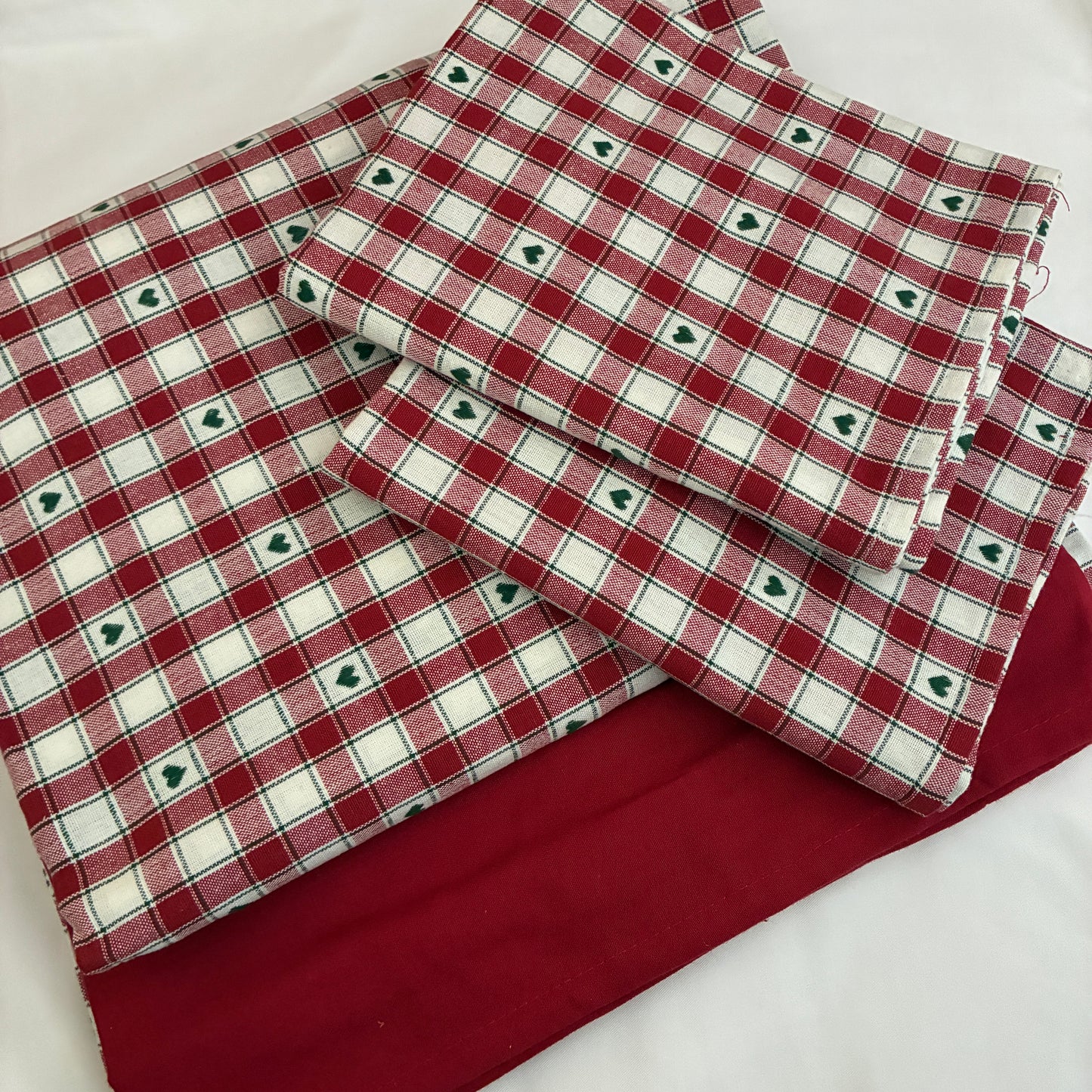 King Size Cotton Bedspread 100x110 in (2 pillow covers)