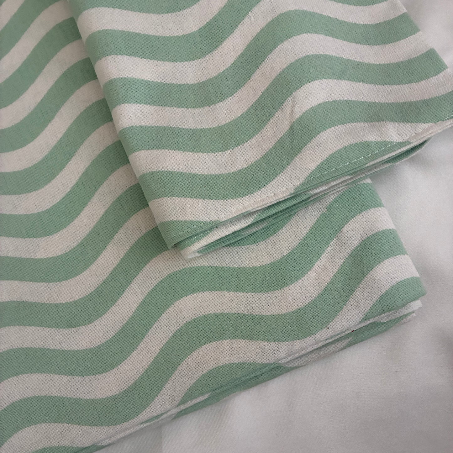 Waves Single Size Cotton Bedspread with 1 Pillow Cover 60 x 90 in