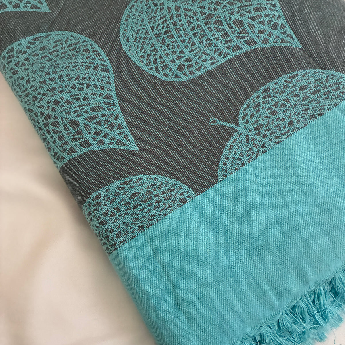 Leaf Motif Double Size Cotton Blanket