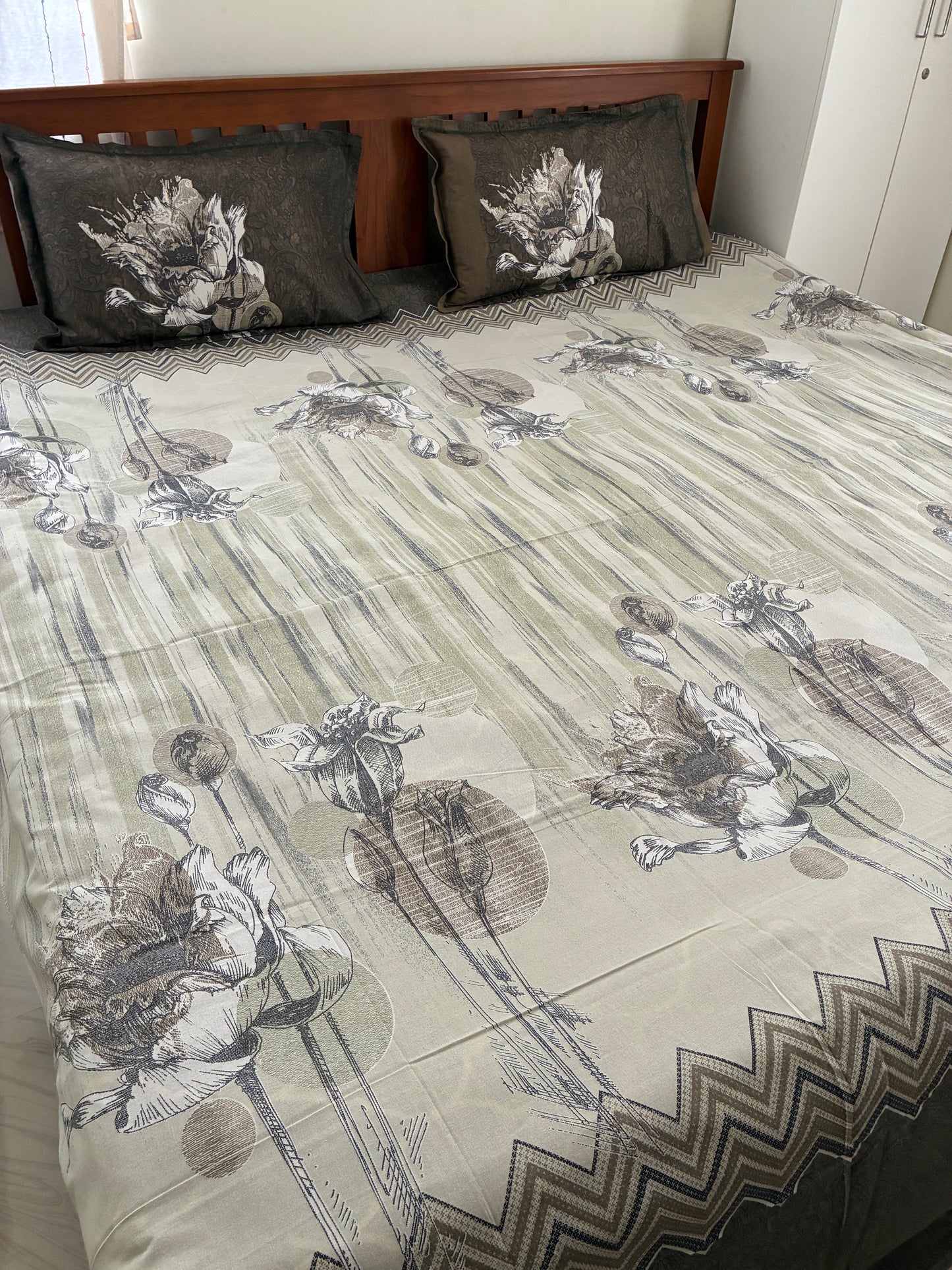 Premium Soft King Size Bedspread 108x108 inches