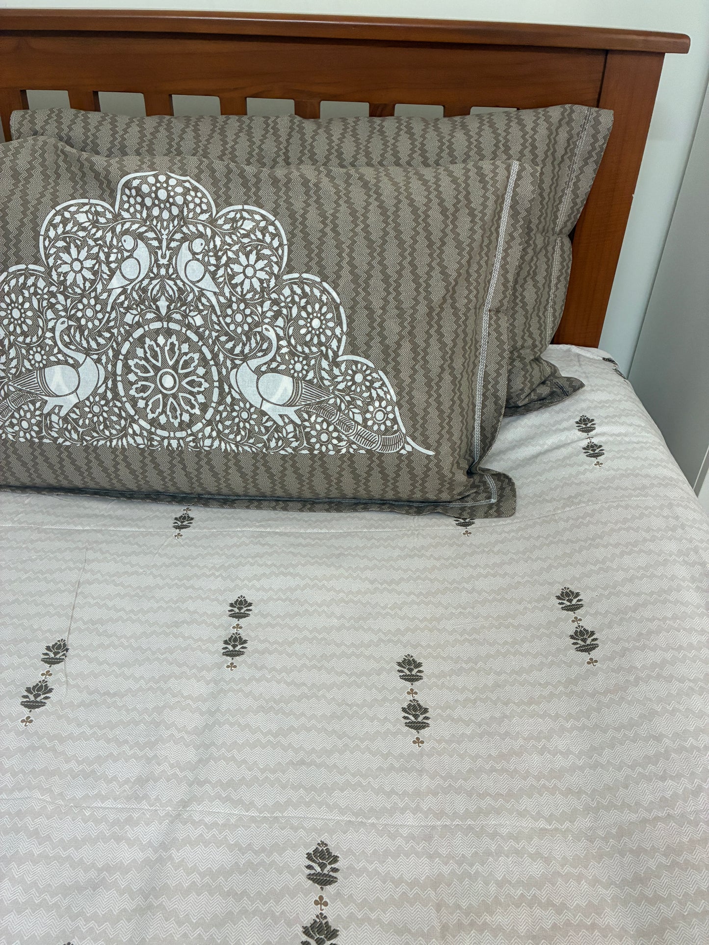 Premium Soft King Size Bedspread 108x108 inches