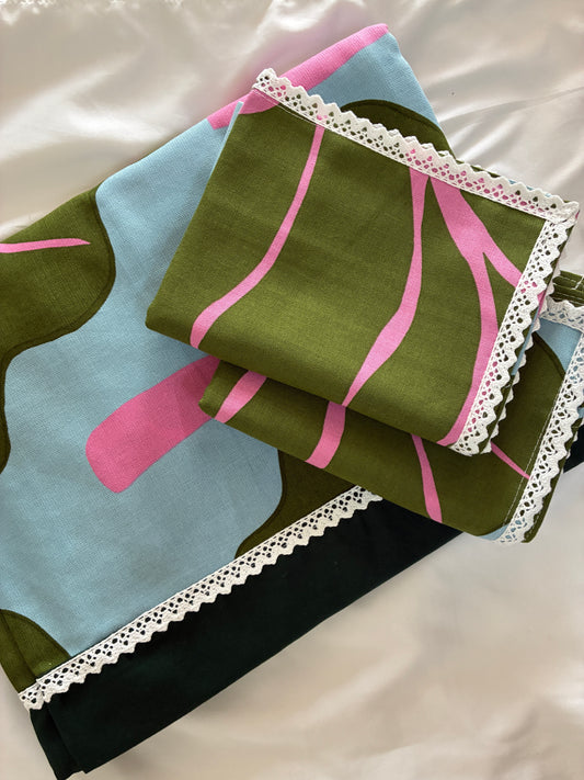 Lace Queen bedspread 90x100 inches