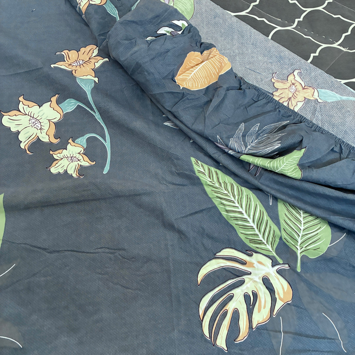 Monstera Fitted King Size Bedspreads  78x72x8 inches