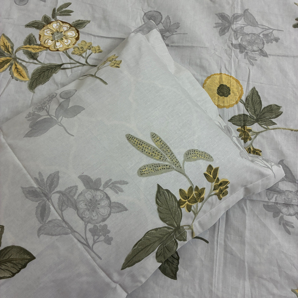 Grey Floral Queen Size Fitted Cotton Bedspread (2 pillow covers)