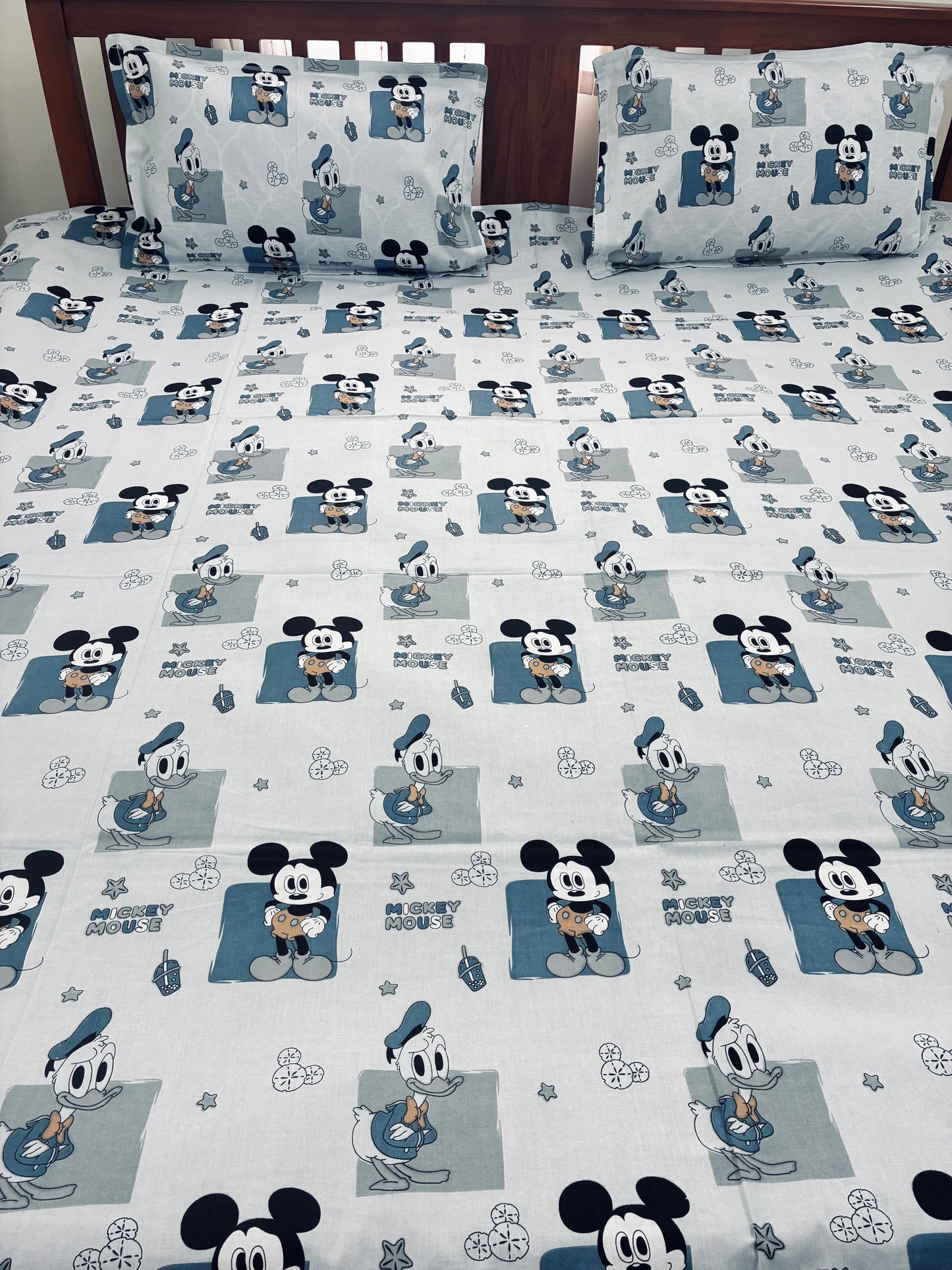 Mickey Mouse Kids Queen Bedspread 90x100 in