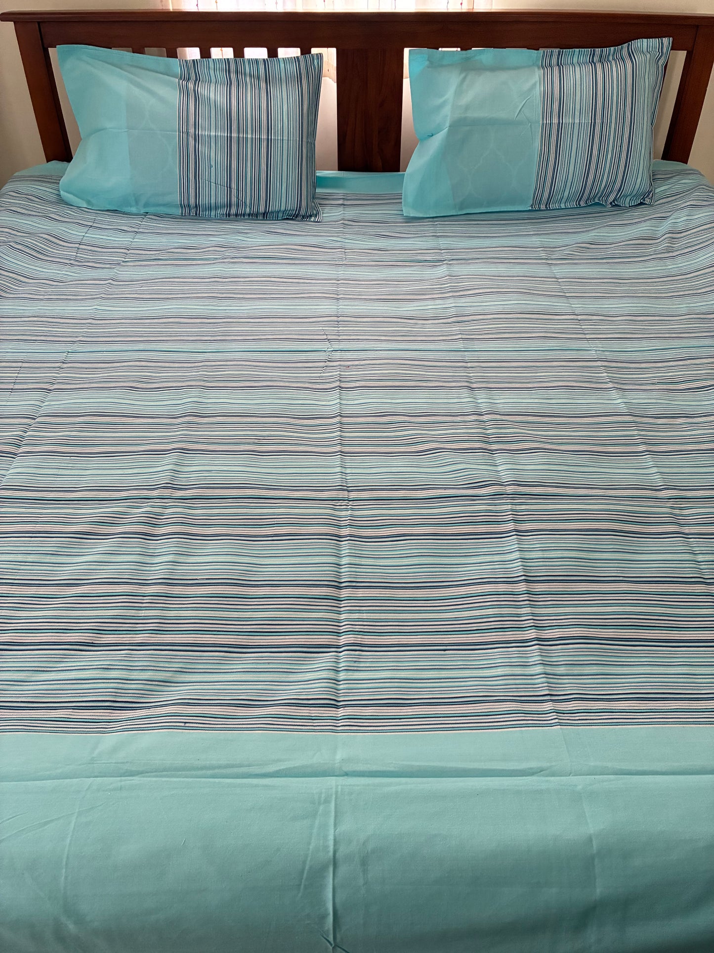 Premium Stripes King Size Bedspread 108 x 108 in