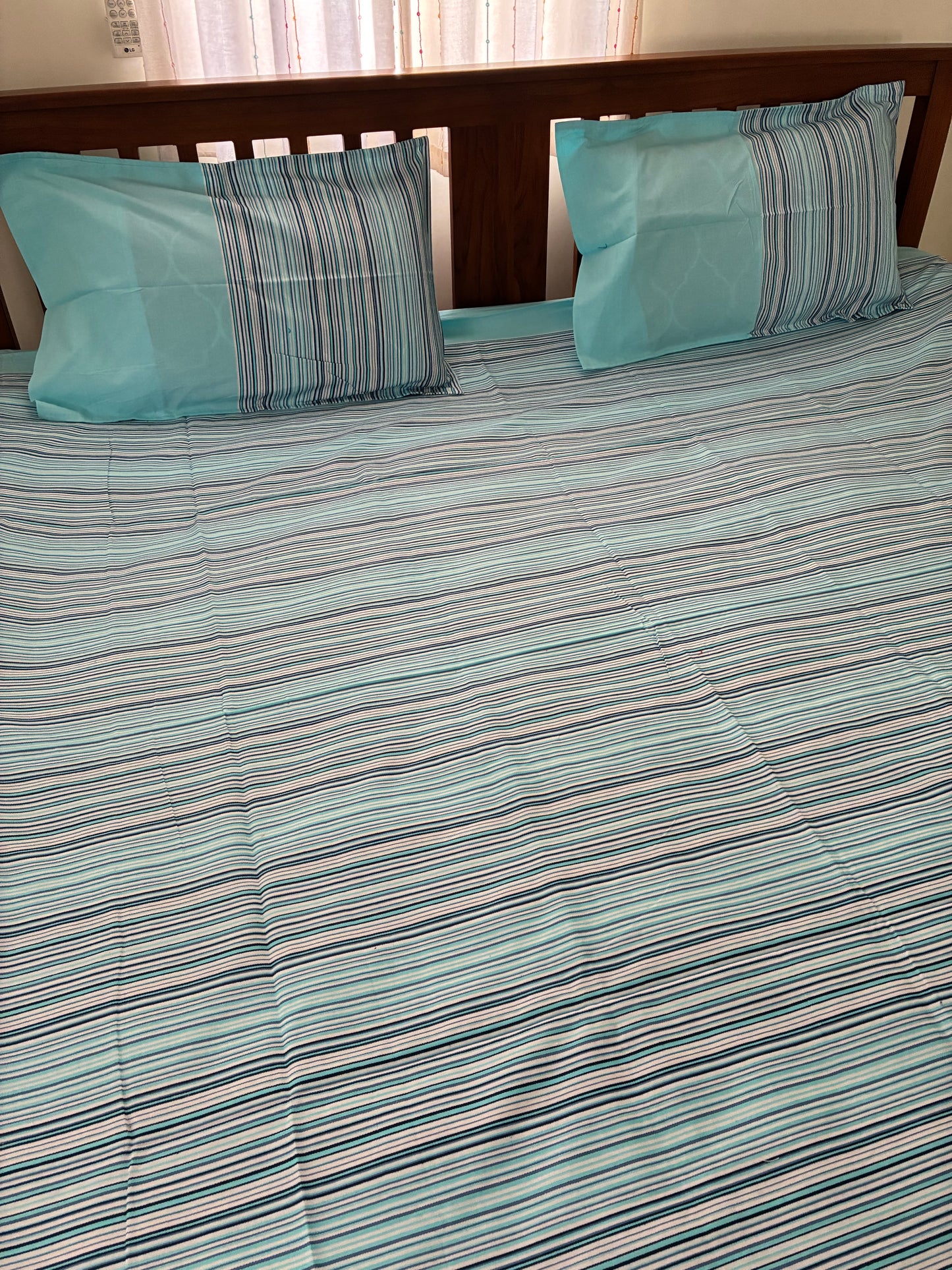 Premium Stripes King Size Bedspread 108 x 108 in