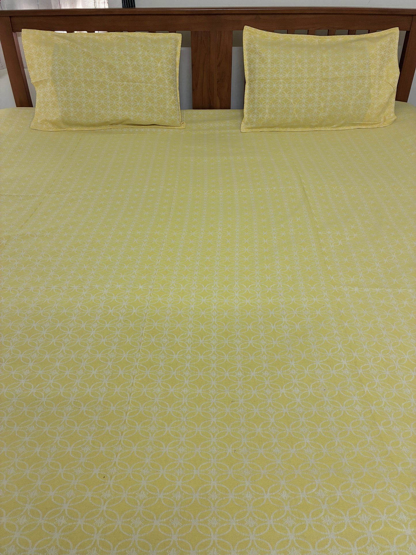 Premium Yellow King Size Bedspread 108 x 108 in