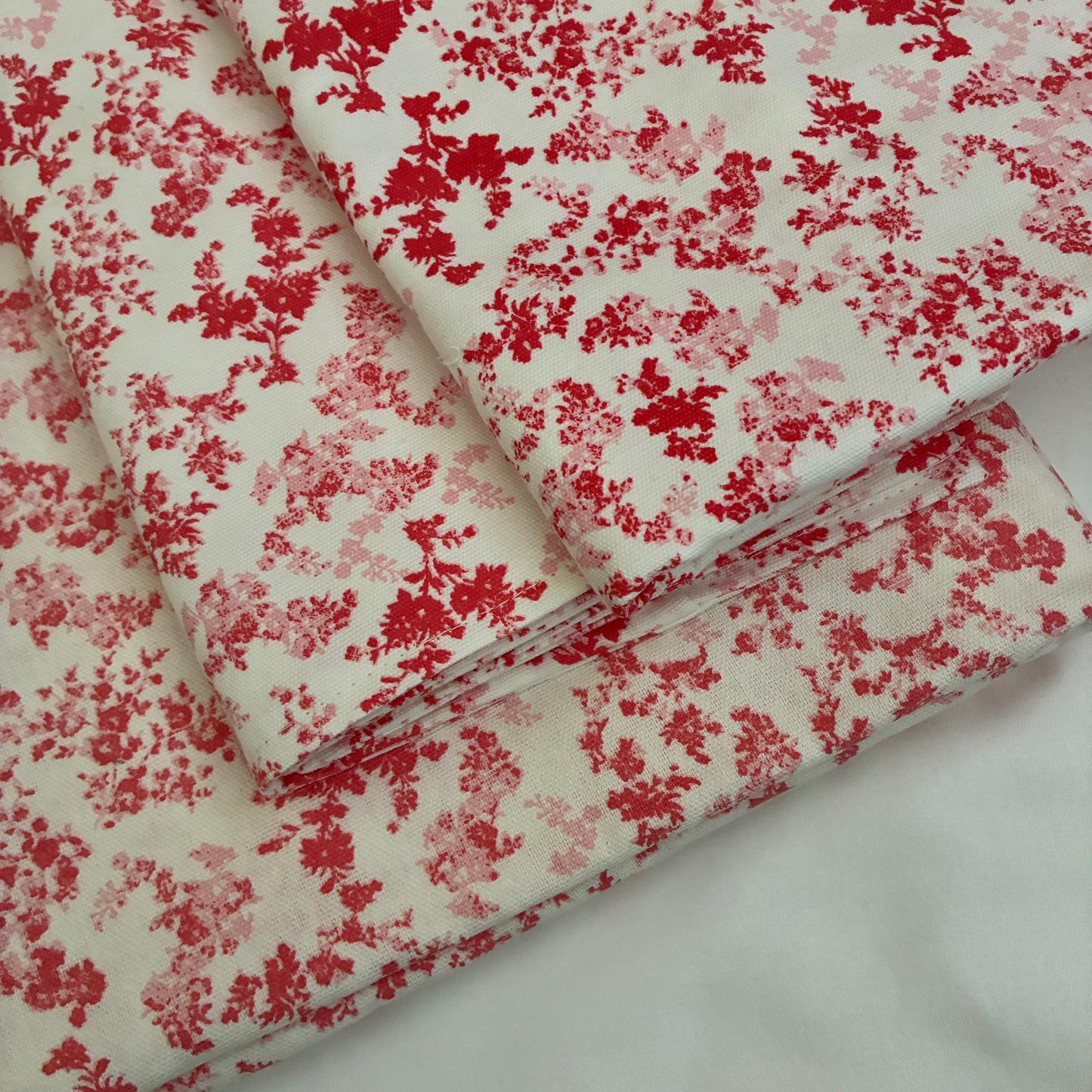 Red Art Single Size Cotton Bedspread with 2 Pillow Covers 60 x 90 in