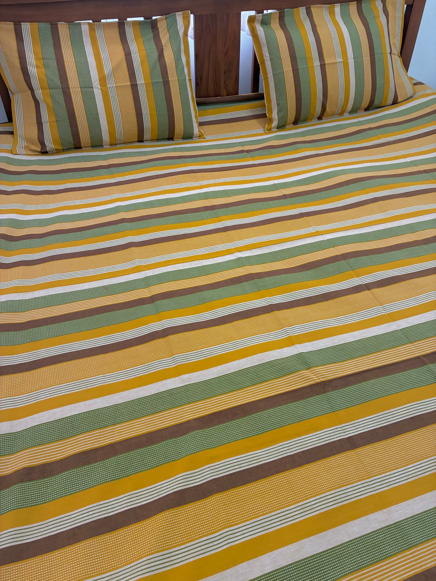 Premium Stripes King Size Bedspread 108 x 108 in