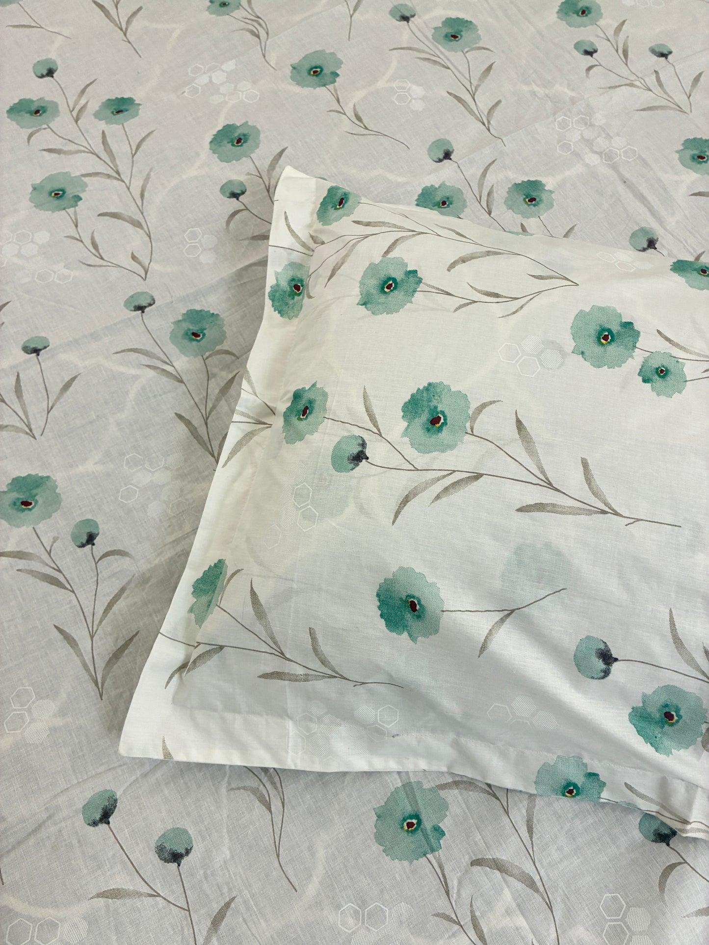 Green Floral Queen Size Fitted Cotton Bedspread (2 pillow covers)