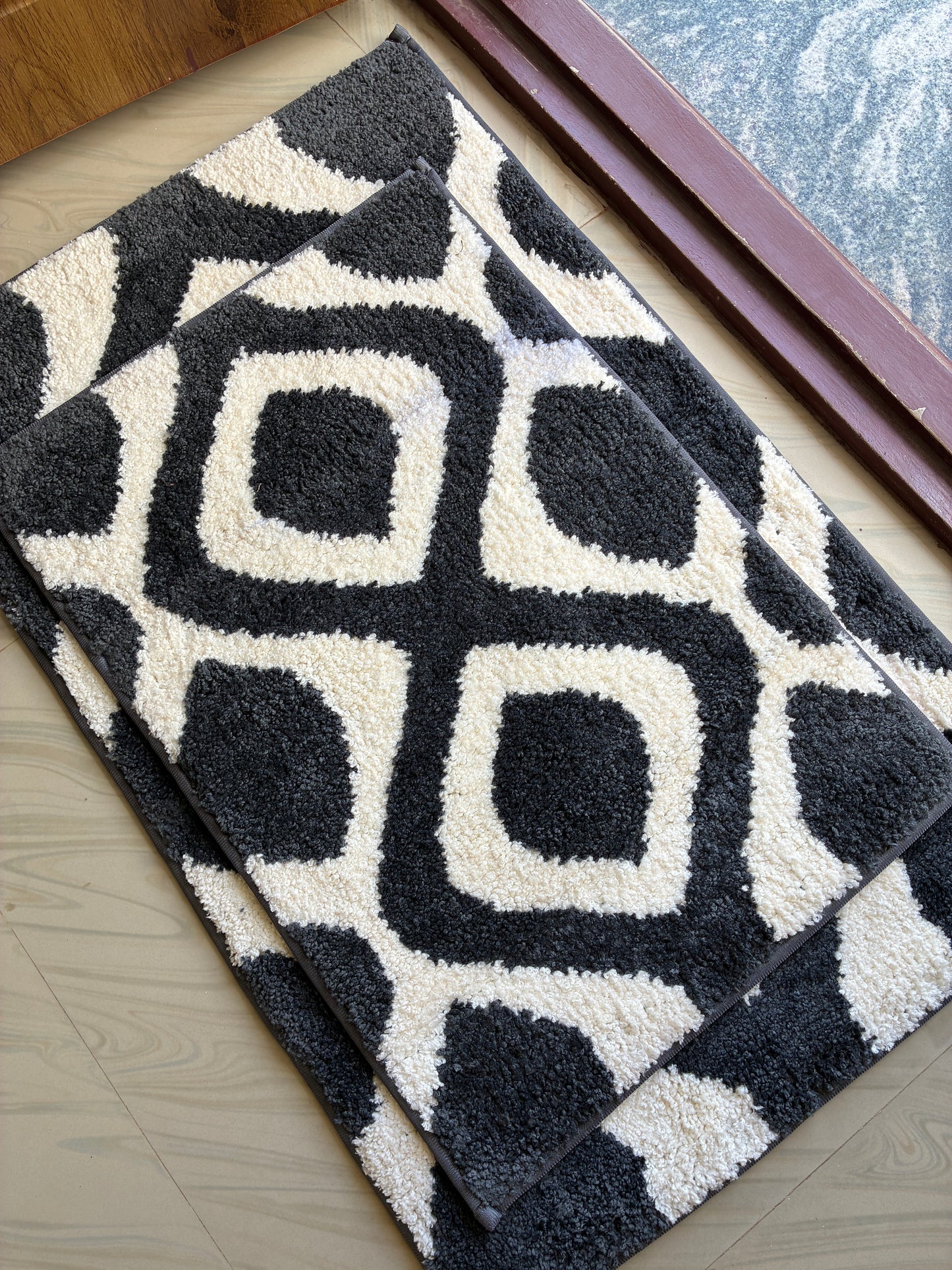 Anti Slip Black Diamond Floor mats (set of 2) (40x60cm) (50x82cm)