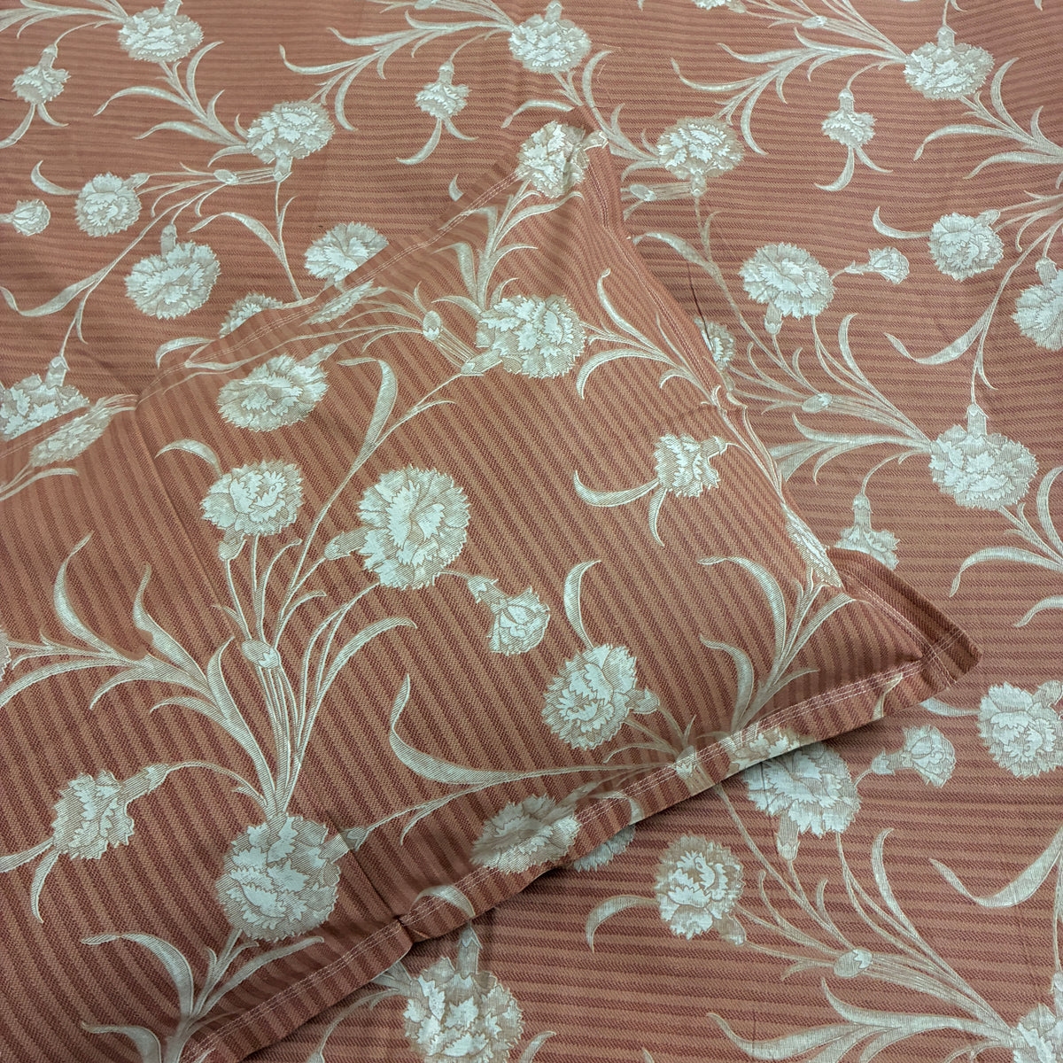 Super King Size Bedspread 120x 120 inches (2 PILLOW COVERS)