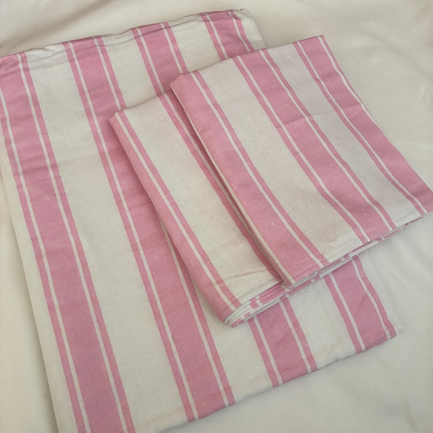 Pink stripes Single Size Cotton Bedspread with 2 Pillow Covers 60 x 90 in