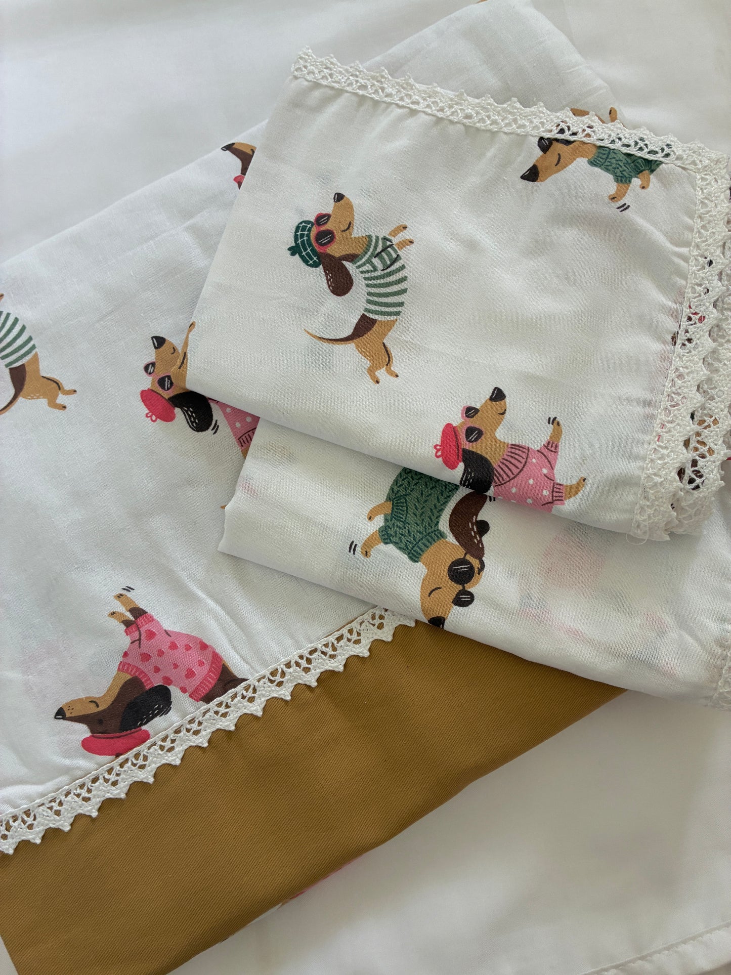 Happy Paws Lace Queen bedspread 90x100 inches