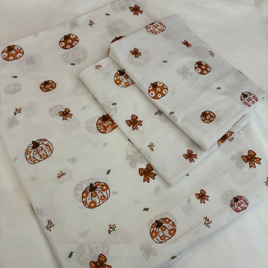 Pumpkin Queen bedspread 90x100 in(2 pillow covers)