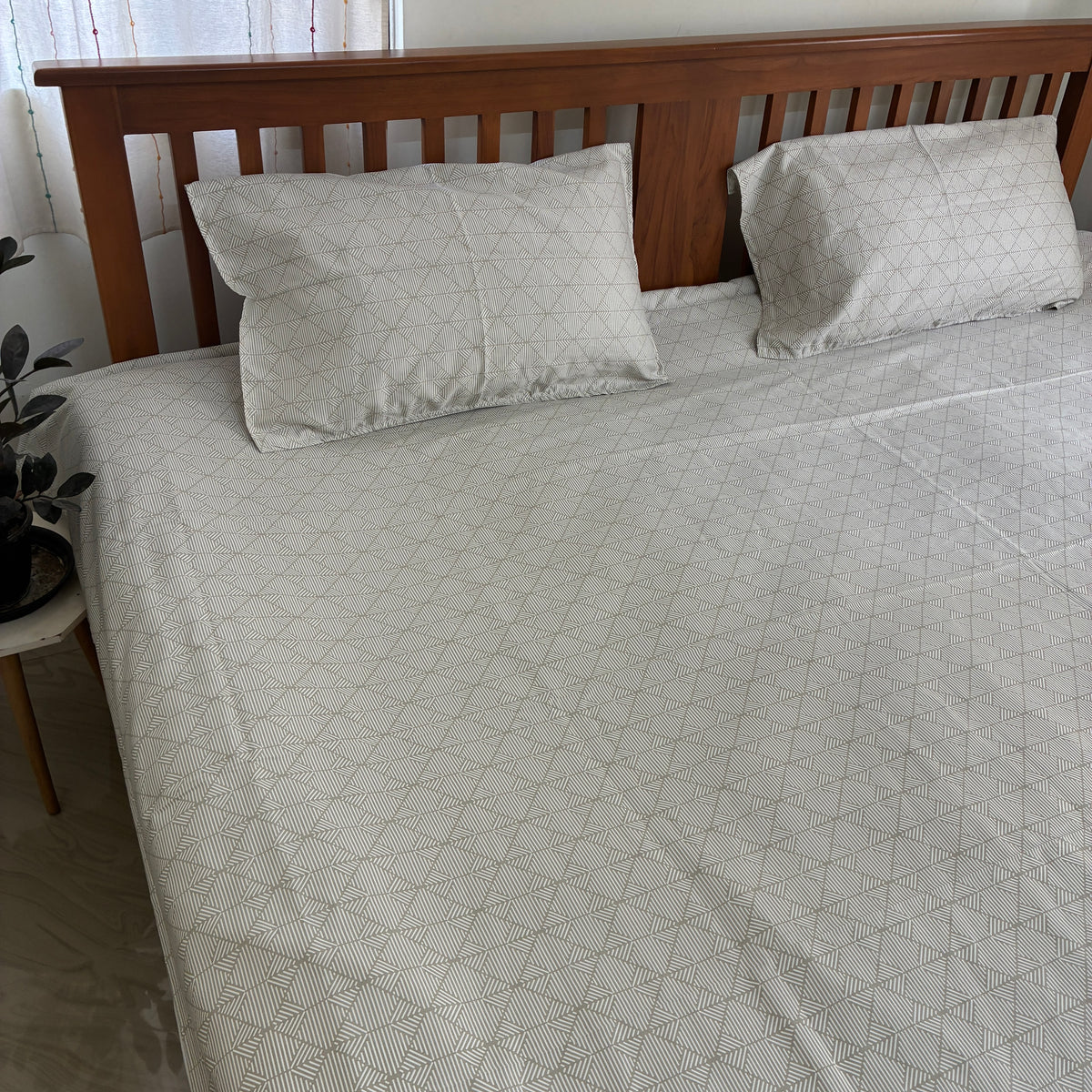 Grey Diamond Satin Cotton King Size Bedspread 100x110 inches
