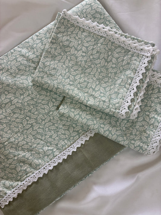 Lace Queen bedspread 90x100 inches