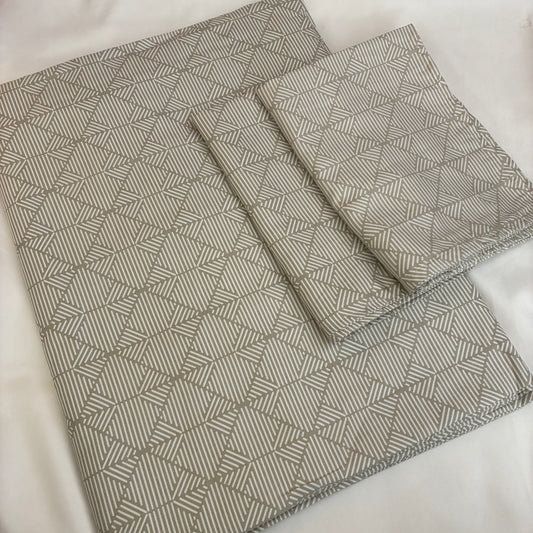 Grey Geometric Queen bedspread 90x100 in(2 pillow covers)