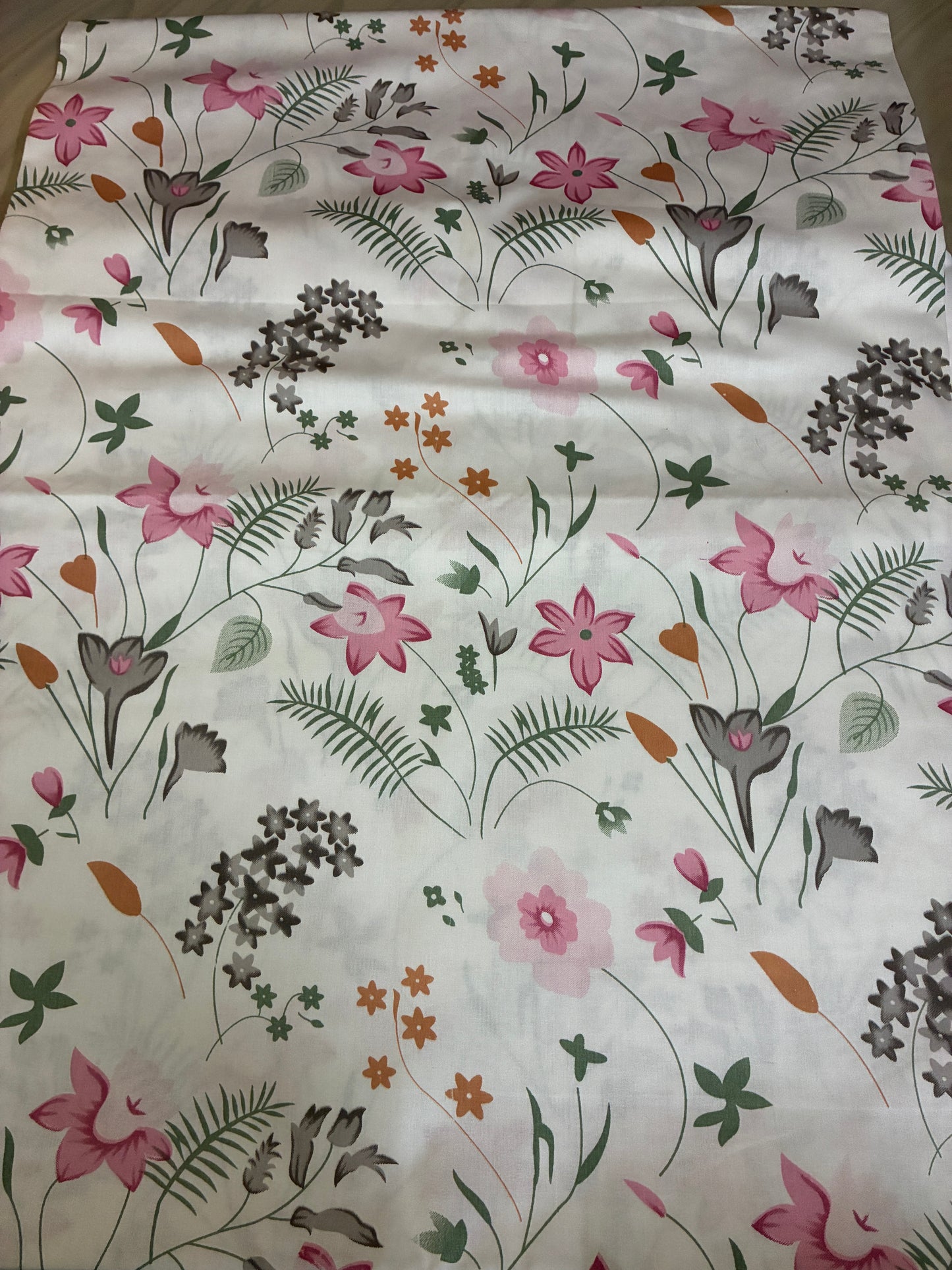 Pink Floral 300tc premium Queen bedspread 90x100 in(2 pillow covers)
