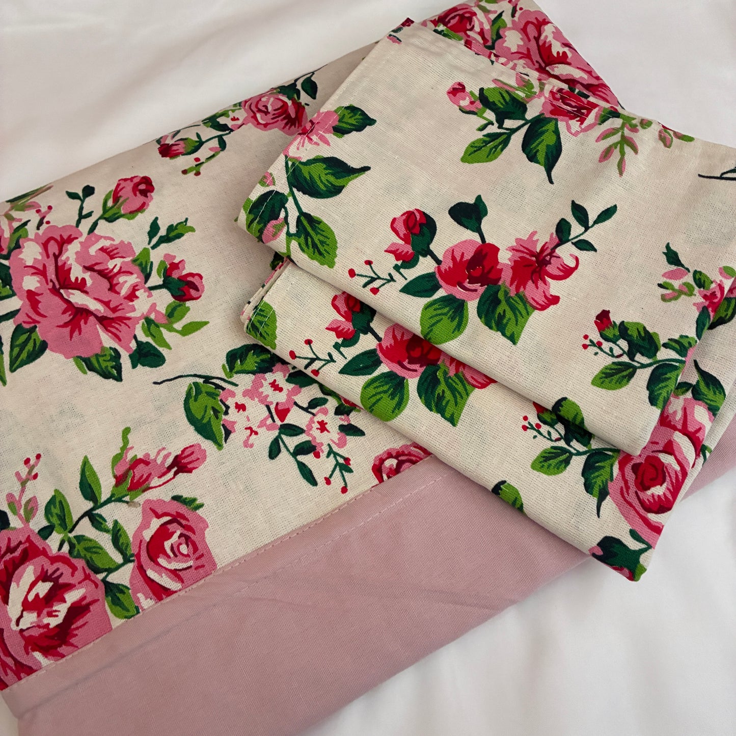 Rose Floral Queen bedspread 90x100 in(2 pillow covers)
