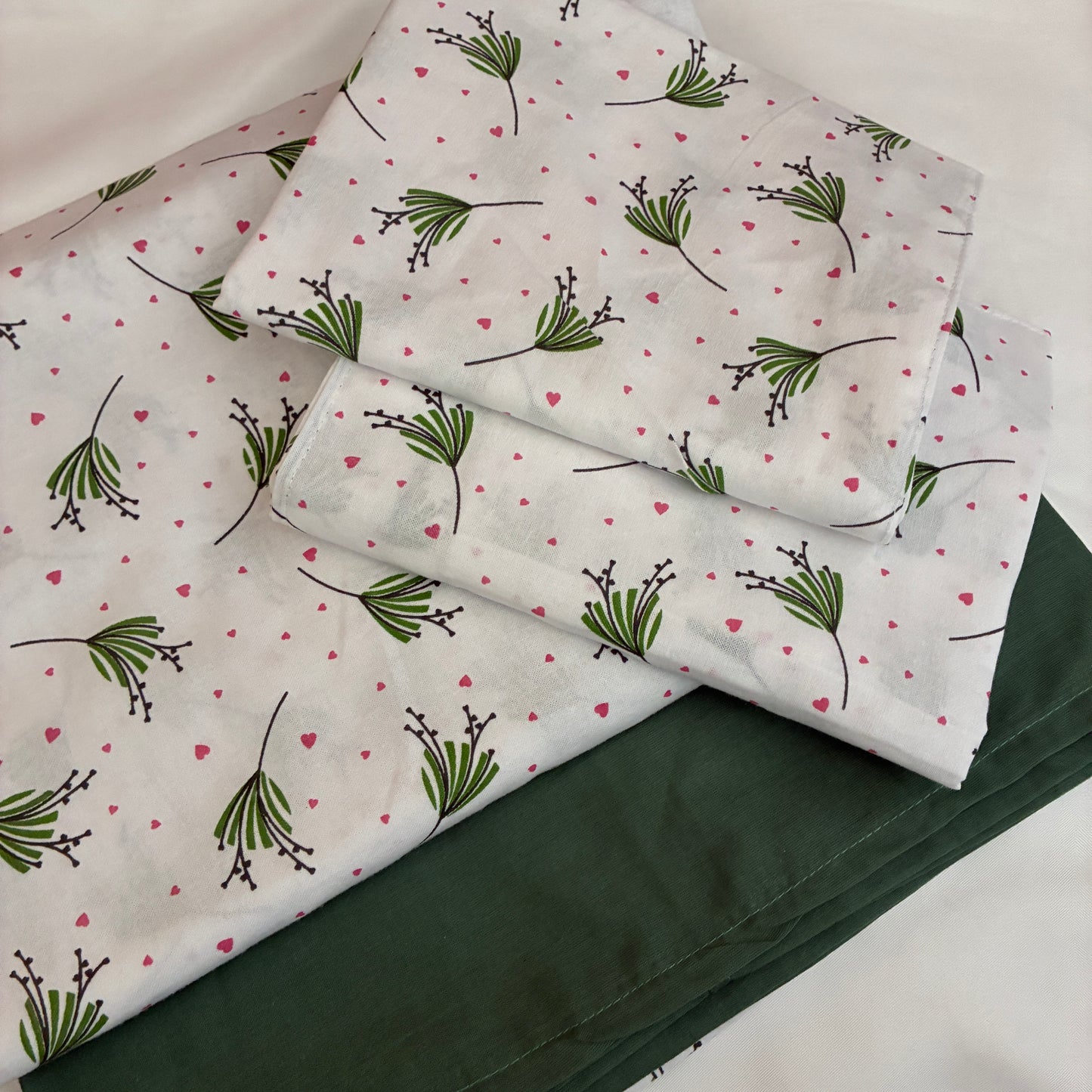 Green Leafy King Size Cotton Bedspread 100x110 in (2 pillow covers)