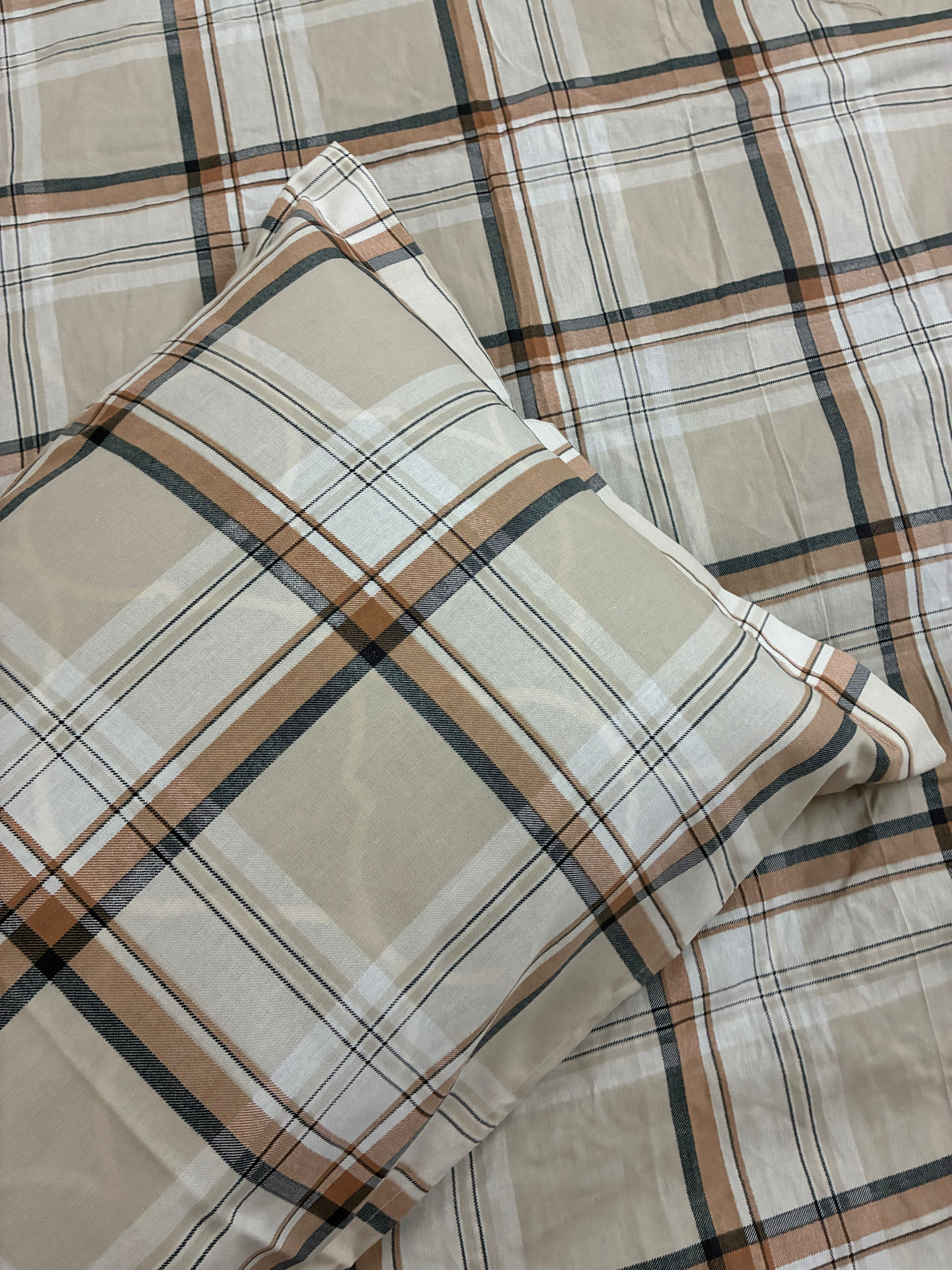 Brown Checked Queen Size Fitted Cotton Bedspread (2 pillow covers)
