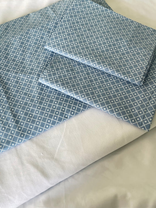Queen bedspread 90x100 inches