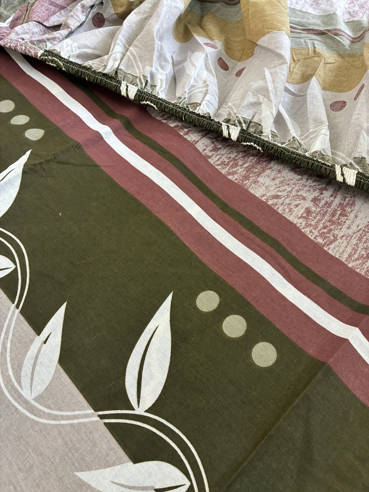 Fitted Cotton Bedspread (2 pillow covers)