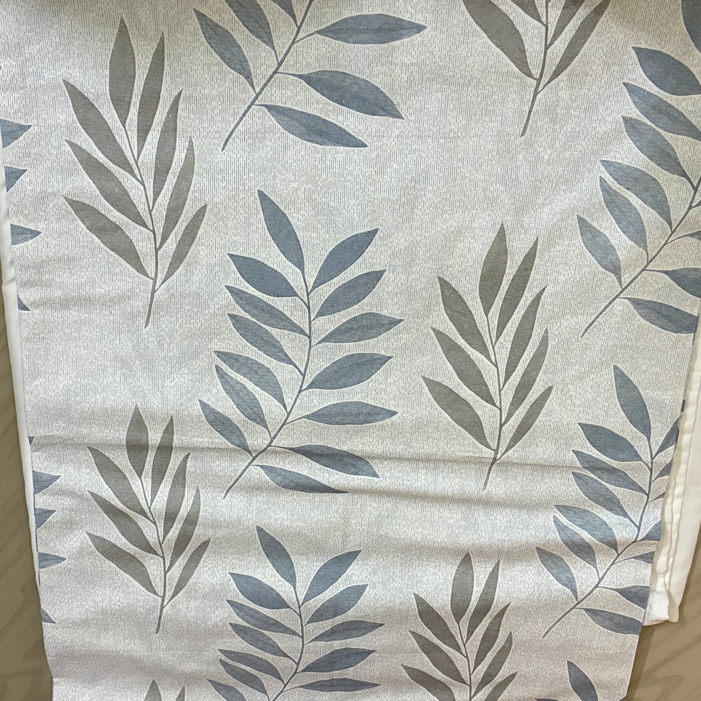 Grey Leaf 300tc premium Queen bedspread 90x100 in(2 pillow covers)