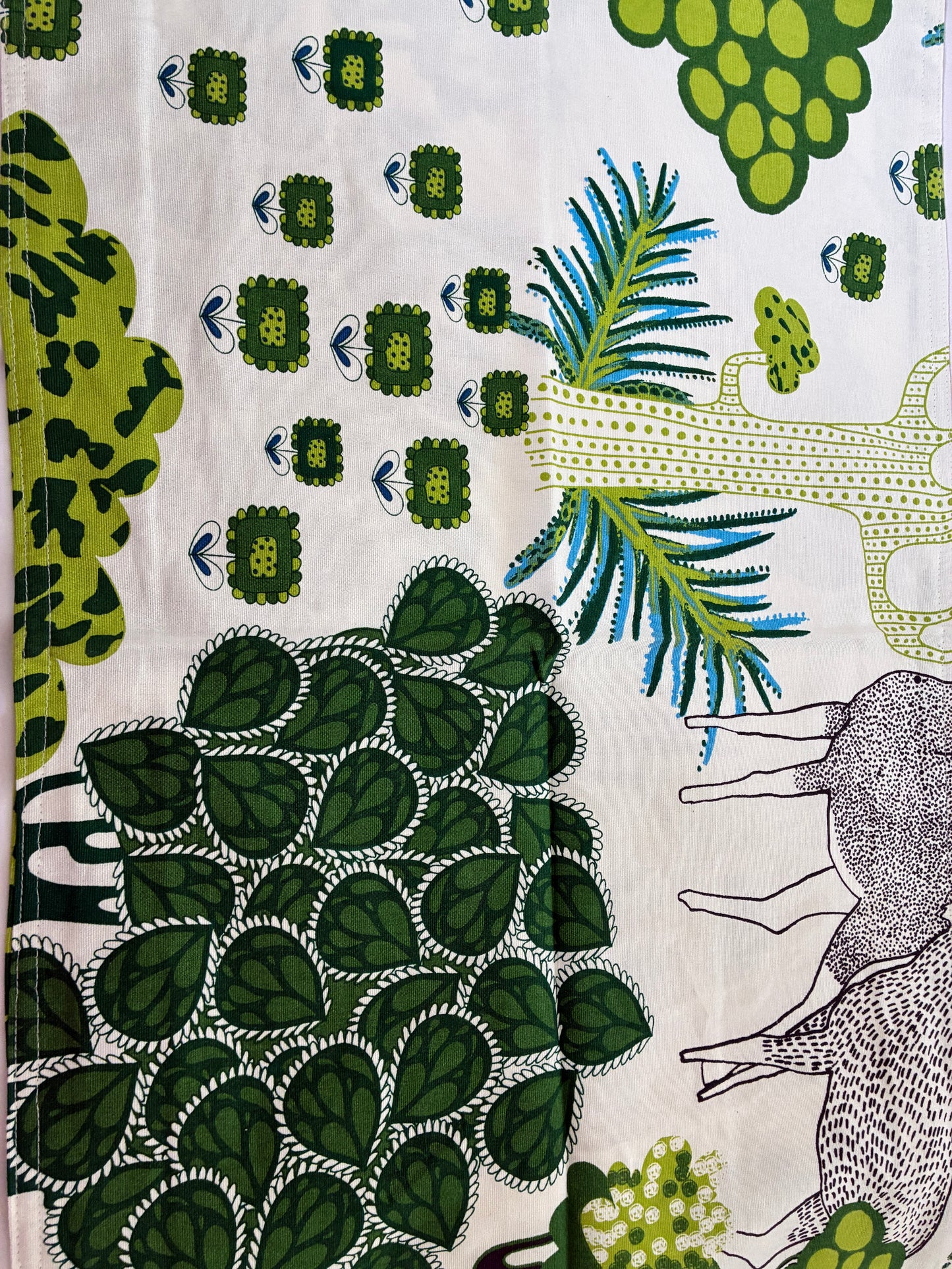 Green Wilderness Queen Size Bedspread 90x100 inches