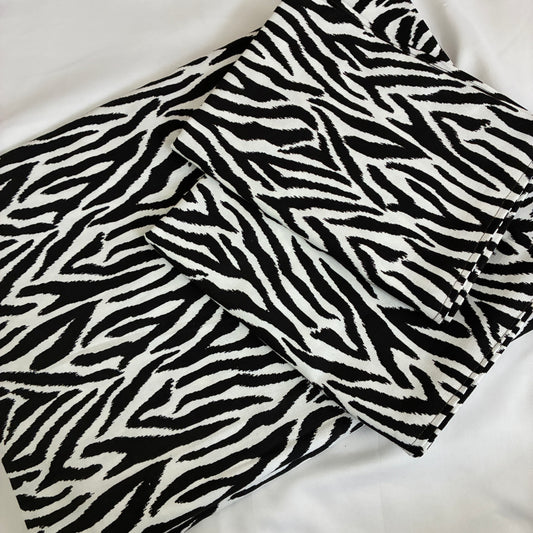 Black & White Cotton Bedspread with 2 Pillow Covers 70 x 90 in