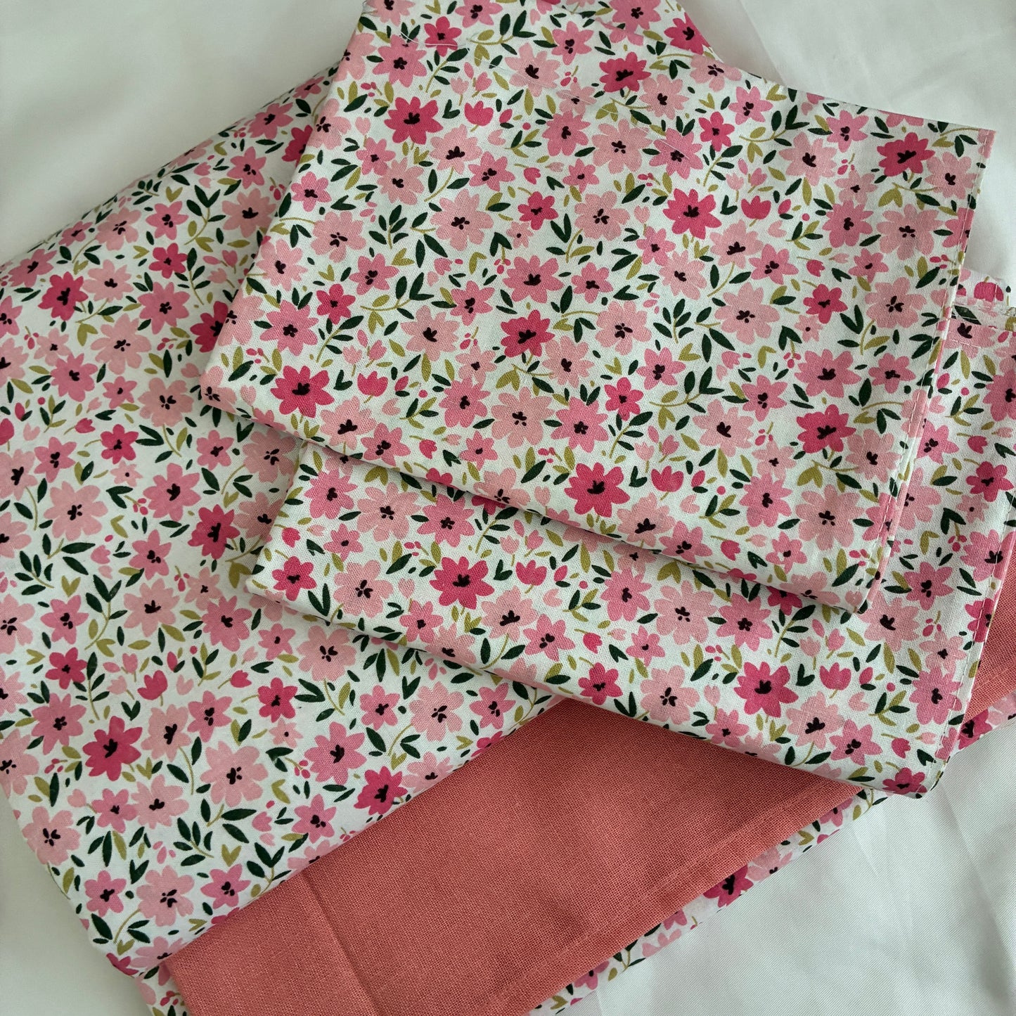 Pink Daisy King Cotton Bedspread 100x110 inches (2 pillow covers)
