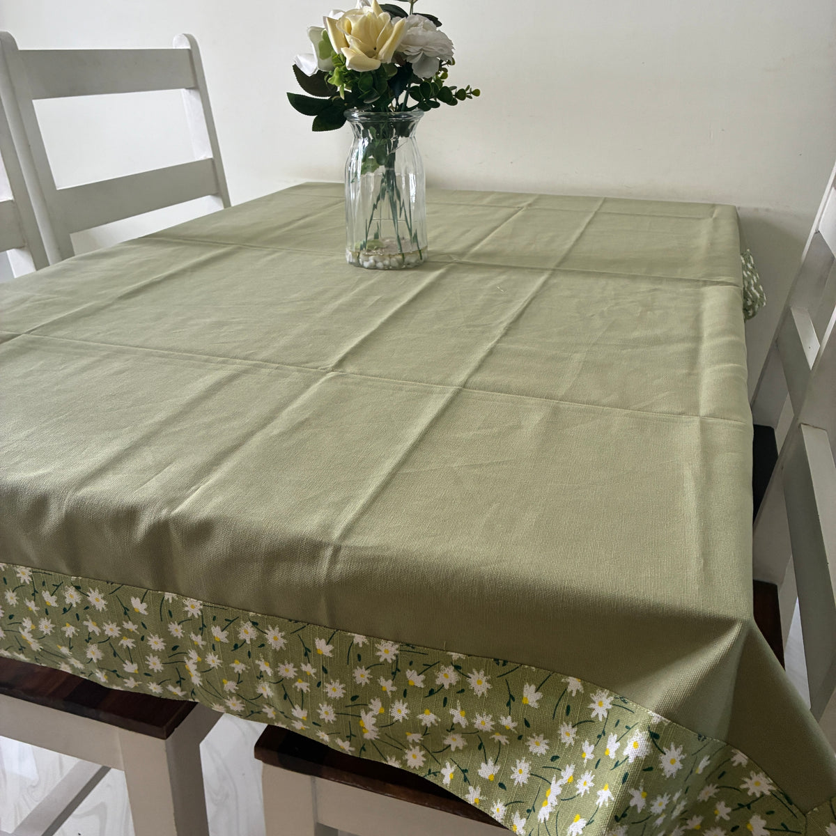 Plain with Floral Border 4 Seater Table Covers