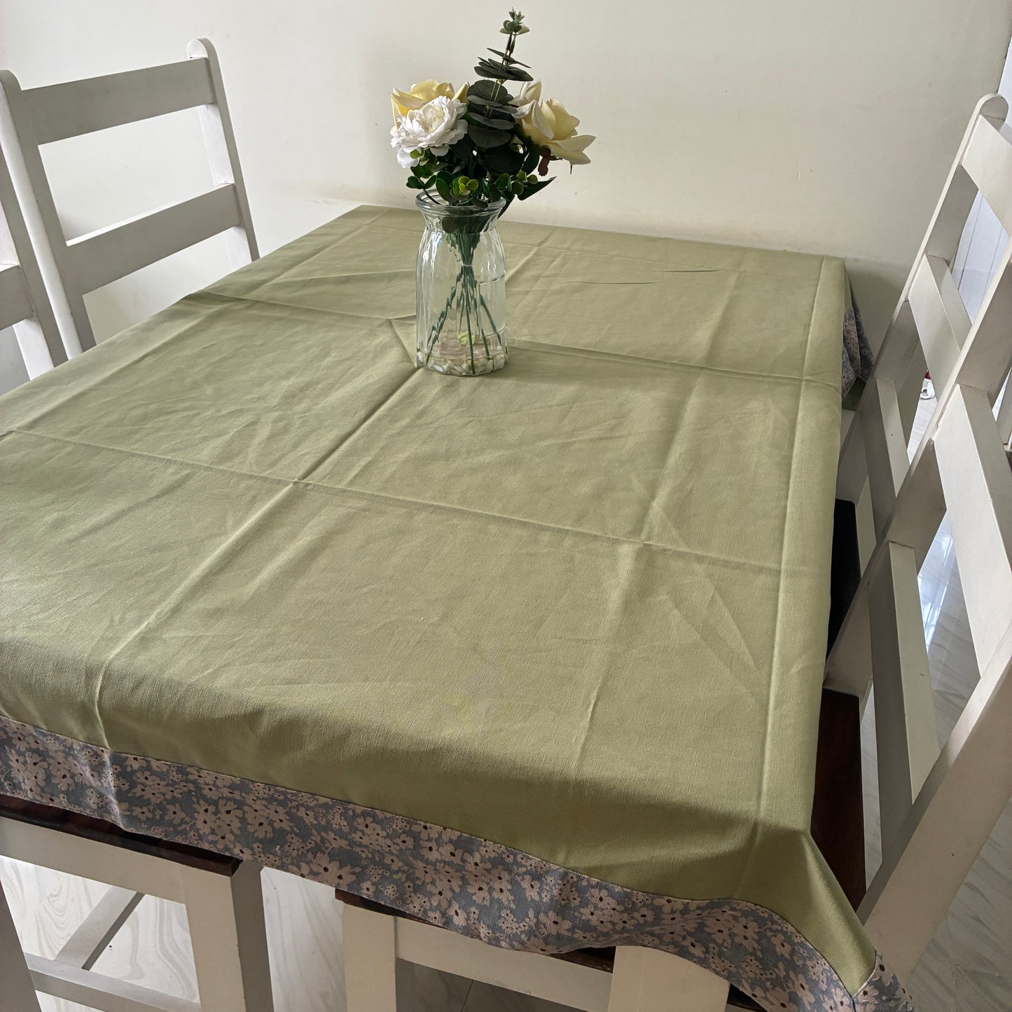 Plain with Floral Border 4 Seater Table Covers