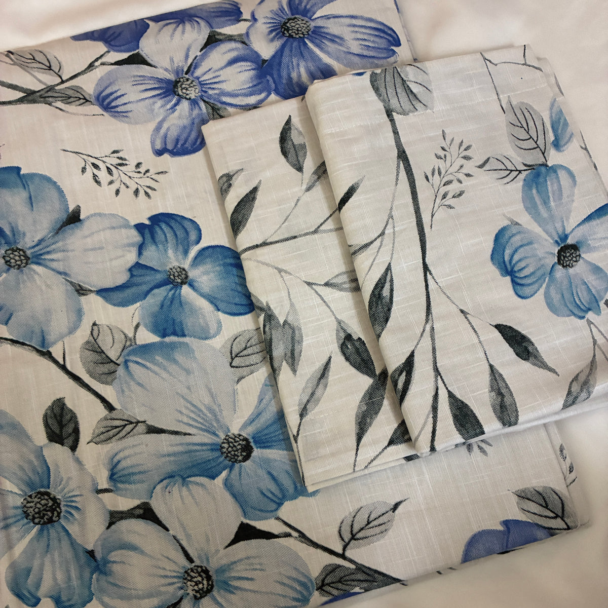 300 TC Blue Daisy King Size Cotton Bedspread 108x108 inches