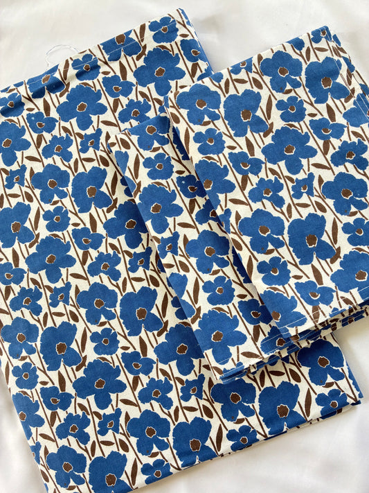 Blue Floral Single Size Bedspread with 2 Pillow Covers 60 x 90 in