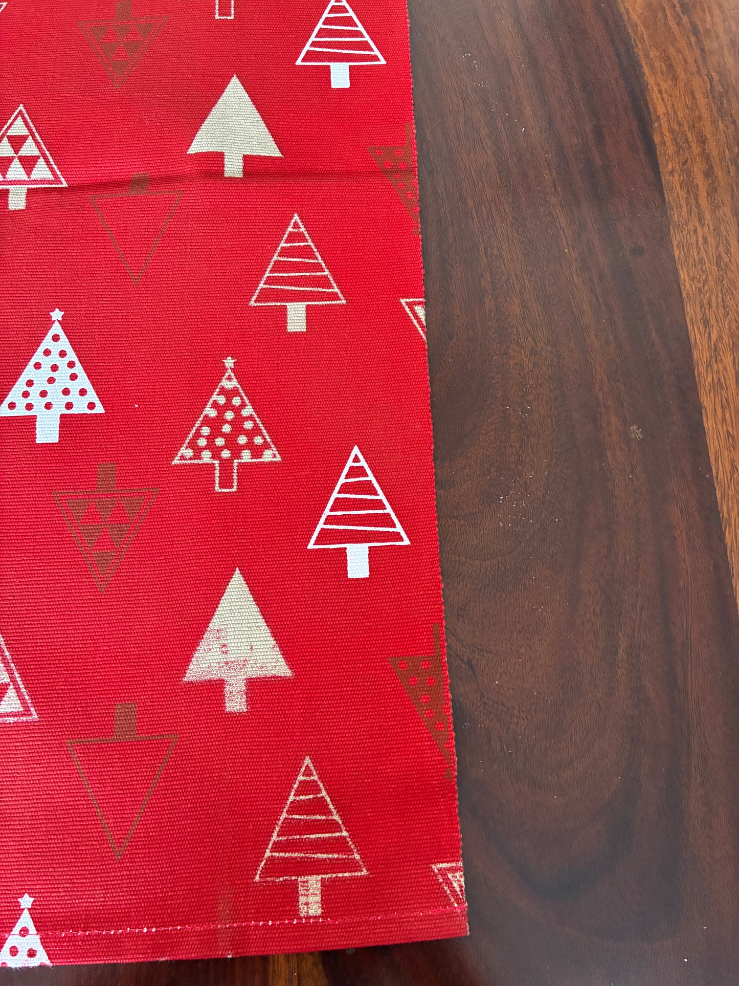 Table Runner 3.5 ft long